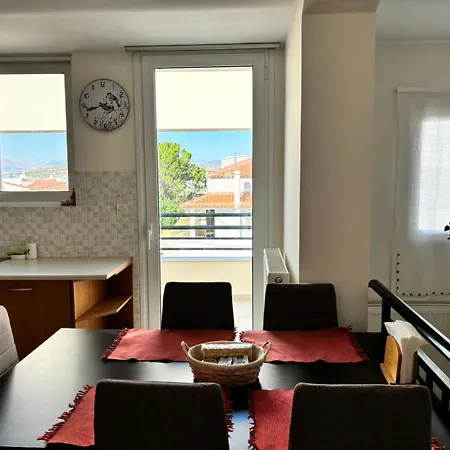 Aurora Family Loft * 纳夫普利翁
